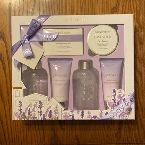Gifted this Body & Earth lavender set